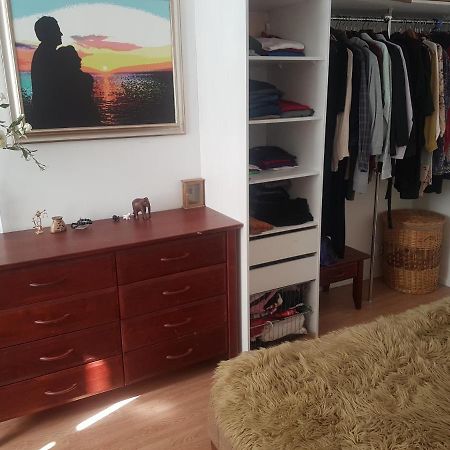 Cozy Apartment In Good Location! Рига Экстерьер фото