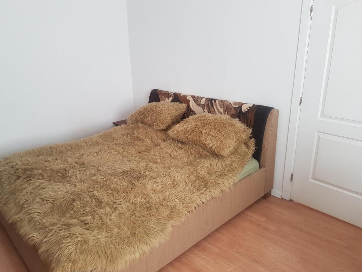 Cozy Apartment In Good Location! Рига Экстерьер фото