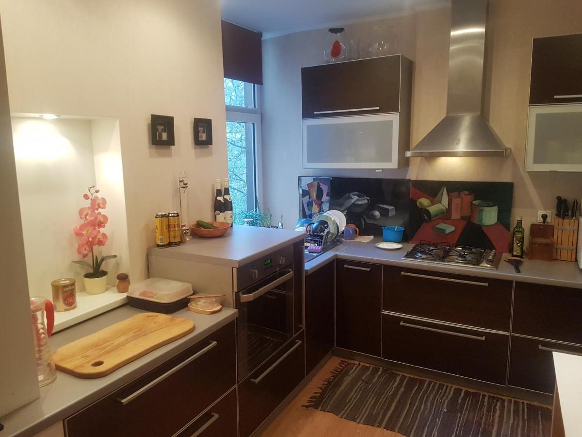Cozy Apartment In Good Location! Рига Экстерьер фото